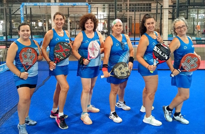 Nuestro equipo Padelcat Femenino C – Blue Girls pierde 2-1 contra el CPI