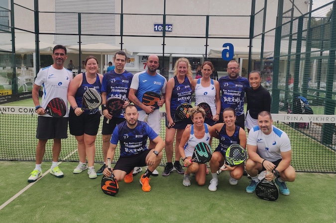 Derbi entre los equipos Padelcat Mixto D y Mixto F